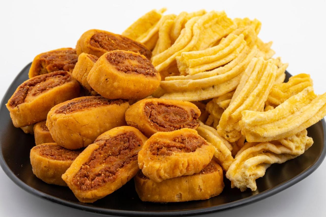 فندق أو واي أو 4387 ثيم بلازا ناسيك المظهر الخارجي الصورة
